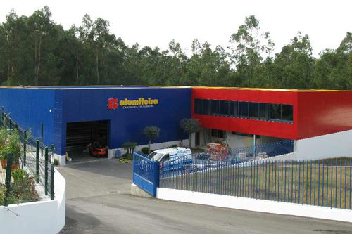Bardage en panneaux - REYNOBOND - PNB - en aluminium / de grand format