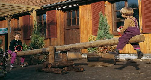 Balançoire à bascule en bois - TILMAN - Braun Wuerfele - pour parc de jeux