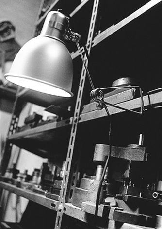 Lampe de table - PINZA - KRIPTONITE - en métal / contemporaine / d'intérieur