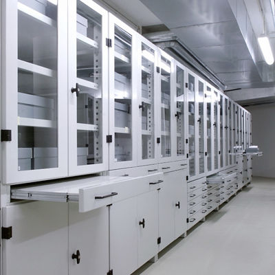 Rayonnage pour musée - OBJECT - staba Arte - en métal / modulaire / avec tiroirs