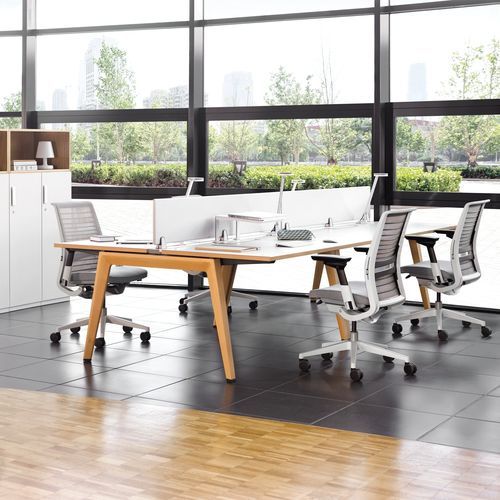 Bureau pour open space - B-FREE - Steelcase EMEA - sur pied / pour 2 personnes / de 2 à 4 personnes
