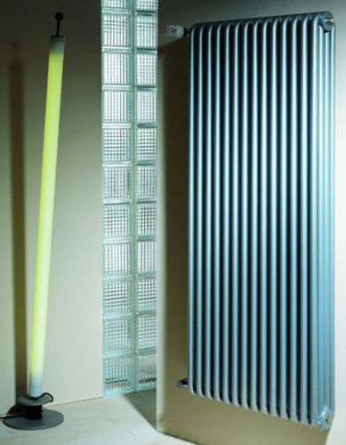Radiateur à eau chaude - ORIGINAL - Agis - contemporain / en métal / mural