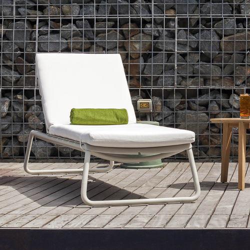 Bain de soleil contemporain - 100 111 CORAIL - OASIQ - en tissu / en aluminium / empilable