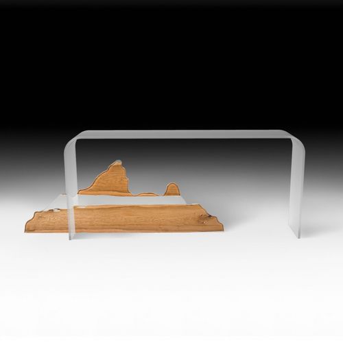 Console design original - MOUNTAIN ALTAR - VGnewtrend - en verre / avec piètement en bois / avec piètement en verre