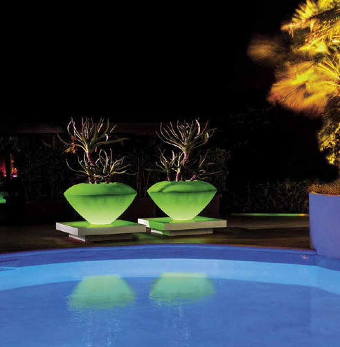 Pot de jardin en plastique - TROTTY - VGnewtrend - lumineux / Fabriqué en Italie / résidentiel