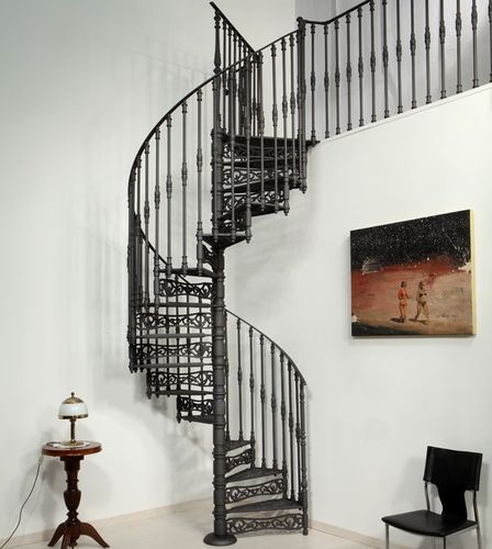 Escalier en colimaçon - C 140  - Ghisarredo - à marches en fonte / structure en acier / résidentiel