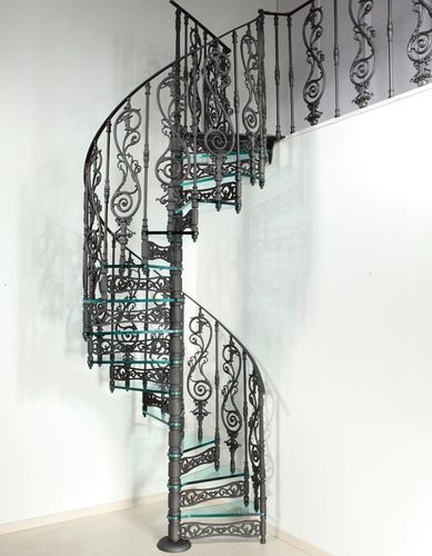 Escalier en colimaçon - C 162 - Ghisarredo - à marches en verre / structure en acier / résidentiel