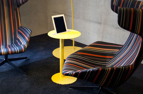 Table d'appoint contemporaine - NOMAD - SPELL - en métal / ronde / pour tablette numérique