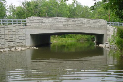 Pont en béton préfabriqué - HY-SPAN® - The Fort Miller Co. - en arc / routier