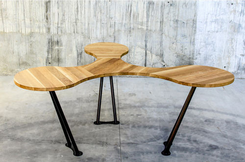 Table de réunion design original - TR&Egrave;FLE - qowood - en bois massif / pour bureau