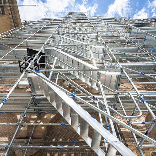 Échelle avec plateforme de travail - MP SERVICE - Pilosio - fixe / en aluminium / industrielle