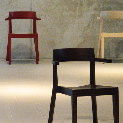 Chaise contemporaine - HAWELKA - Jankurtzmöbel - d'extérieur / en hêtre / empilable