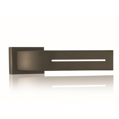 Poignée de porte - TORO - M&T 1997, a.s. - en laiton / contemporaine