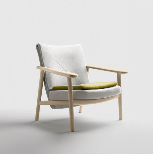 Fauteuil design scandinave - Paleta - Bosc - en tissu / en chêne / en noyer
