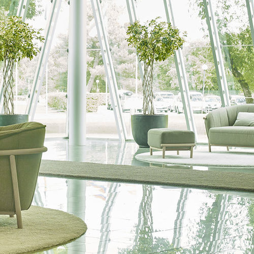 Repose-pied contemporain - Yas - Bosc - en tissu / en chêne / professionnel