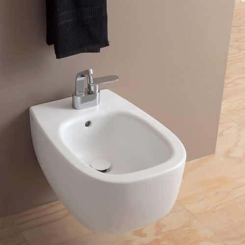 Bidet suspendu - BONOLA  - FLAMINIA - en céramique / par Jasper Morrison