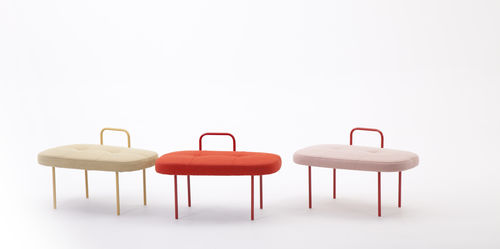 Tabouret contemporain - SOL - LK Hjelle - avec piètement en métal / tapissé / rouge