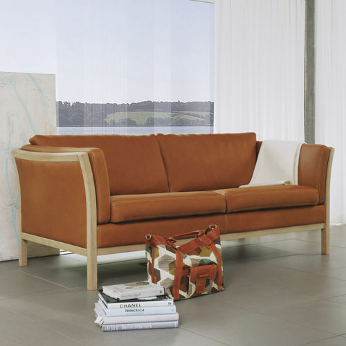 Canapé contemporain - PAULA - stoubystouby - en tissu / en cuir / avec coussin amovible