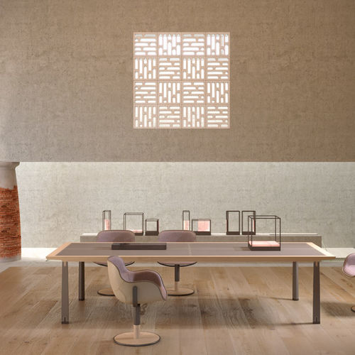 Table contemporaine - VASI - DIMENSIONE CHI WING LO - en chêne naturel / en sucupira / en cuir