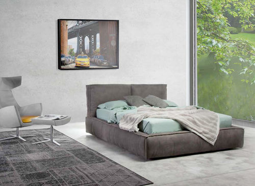 Lit double - PIUMA - Golden Night - contemporain / tapissé / avec base de rangement