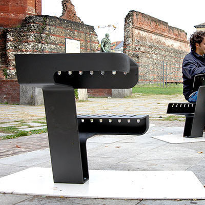 Ensemble table et chaises contemporain - WIFI - Colomer - d'extérieur / en acier / pour espace public