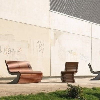 Banc public contemporain - ACROBÁNTICO - Colomer - en bois / en fonte d'aluminium / avec dossier