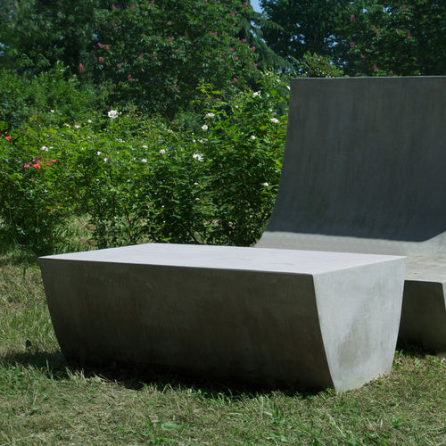 Table design minimaliste - COMMA.5 - LOVECEMENT - en fibro-ciment / avec piètement en béton fibré / rectangulaire