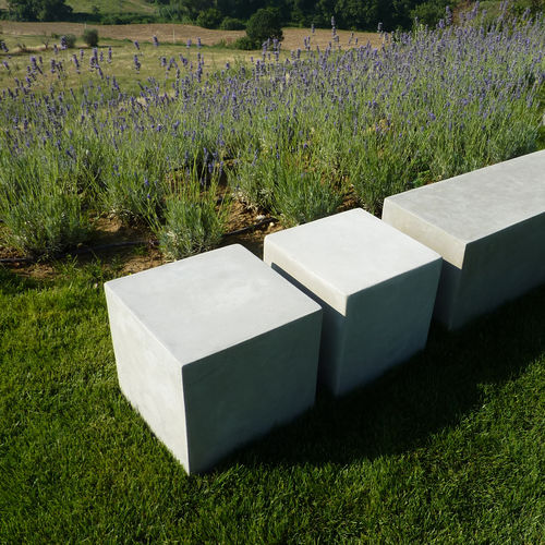 Table basse contemporaine - BASIC.7.40  - LOVECEMENT - en ciment / carrée / résidentielle