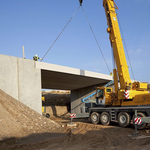 Pont en béton - OLESA DE MONTSERRAT - HORMIPRESA - à poutres / routier / préfabriqué