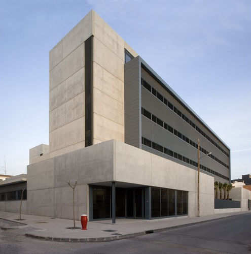 Bâtiment préfabriqué - UP TERRES DE L'EBRE - PERE MATA - HORMIPRESA - en béton / pour hôpital / contemporain