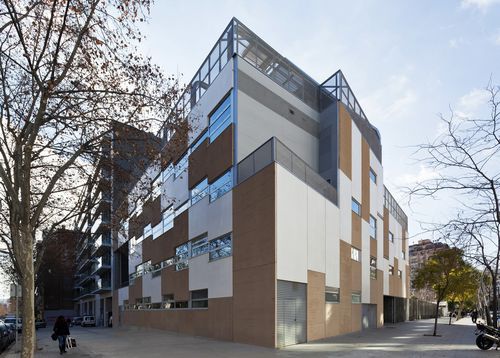 Bâtiment préfabriqué - PAIDEIA - HORMIPRESA - en béton / pour école / contemporain