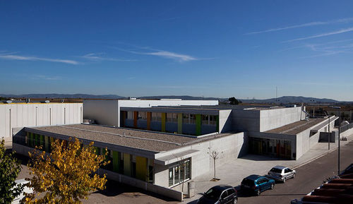 Bâtiment préfabriqué - CEIP LES CABANYES - HORMIPRESA - en béton / pour école / contemporain