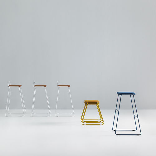 Tabouret contemporain - HUG - Mobboli - en MDF / en textile / en mousse