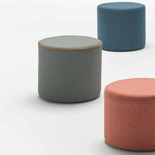 Pouf contemporain - PR4532 - Mobboli - en mousse / rond / carré