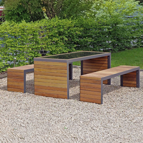 Table de pique-nique contemporaine - Sylva - The solar range - en acier inoxydable / en composite bois / avec piètement en acier inoxydable