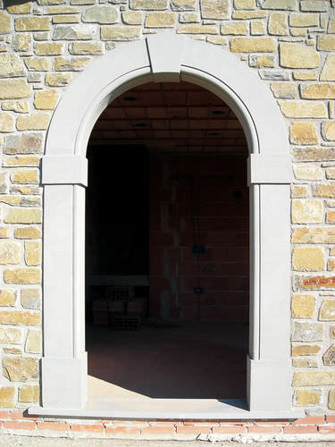 Encadrement de portes en pierre - Eurocave SNC
