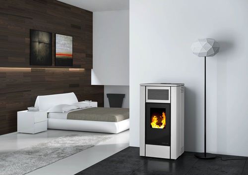 Poêle à granulés - STOCCOLMA  - KARMEK ONE SRL - contemporain / en acier