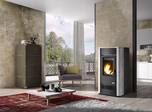Poêle chaudière à granulés - VARSAVIA  - KARMEK ONE SRL - contemporain / en acier