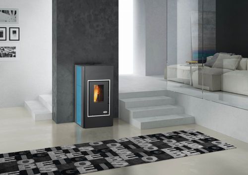 Poêle chaudière à granulés - AQUOS  - KARMEK ONE SRL - contemporain / en métal / en faïence