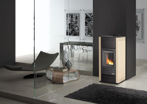 Poêle chaudière à granulés - ELEKTRA  - KARMEK ONE SRL - contemporain / en acier