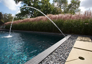 Fontaine de piscine - GUNCAST SWIMMING POOLS