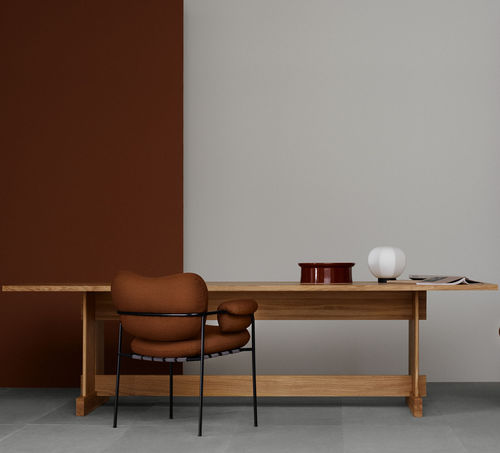 Table contemporaine - GRANDE - Fogia - en chêne / avec piètement en chêne / rectangulaire