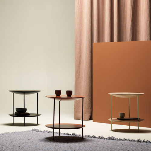 Table d'appoint contemporaine - PASTILLE  - Fogia - en chêne / avec piètement en métal / ronde