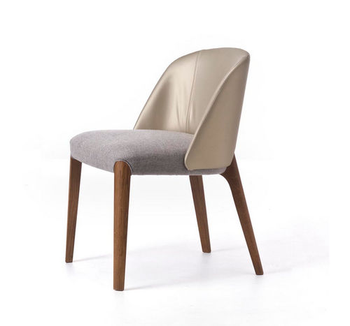 Chaise contemporaine - BELLEVUE - Very Wood - en cuir / avec piètement en bois / résidentielle