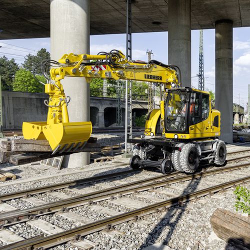 Pelle intermédiaire - A 922 RAIL LITRONIC  - Liebherr  - sur pneus / pour chantier / diesel