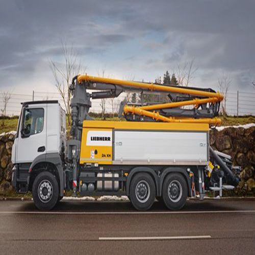 Pompe à béton mobile - 24 XH - Liebherr  - montée sur camion