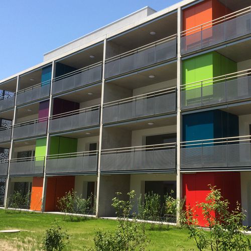 Bardage pour façade ventilée - CELLON - AU MILAVY AVENCHES - Bruag Design Factory AG - en panneaux / en HPL / lisse