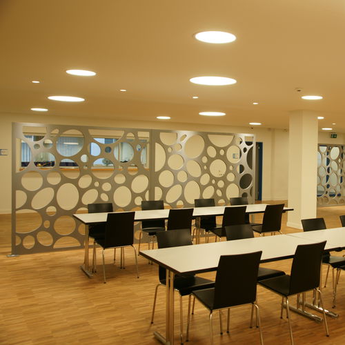 Panneau décoratif pour cloison - ABZ AM GÜTSCH CAFETERIA - Bruag Design Factory AG - MDF / perforé