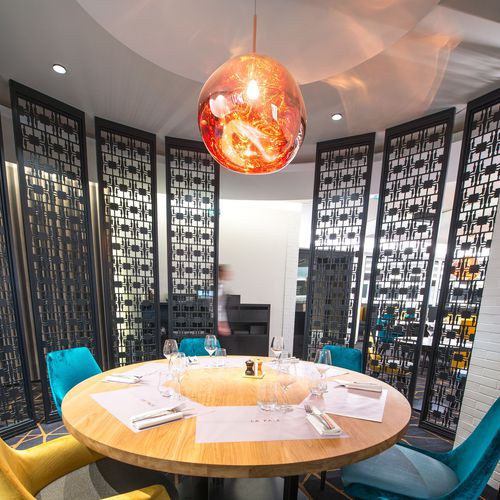 Panneau décoratif pour cloison - RESTAURANT LA PAIX REIMS - Bruag Design Factory AG - mural / en HPL / perforé