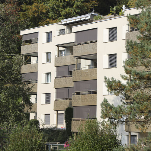 Garde-corps en HPL - CELLON - MFH LÄNGWEIHERSTRASSE - Bruag Design Factory AG - à panneaux / d'extérieur / pour balcon